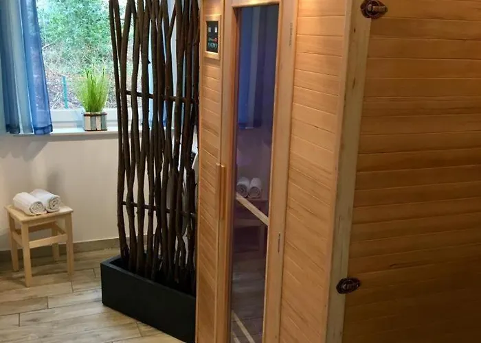 Huus-luettje-finja * Hage